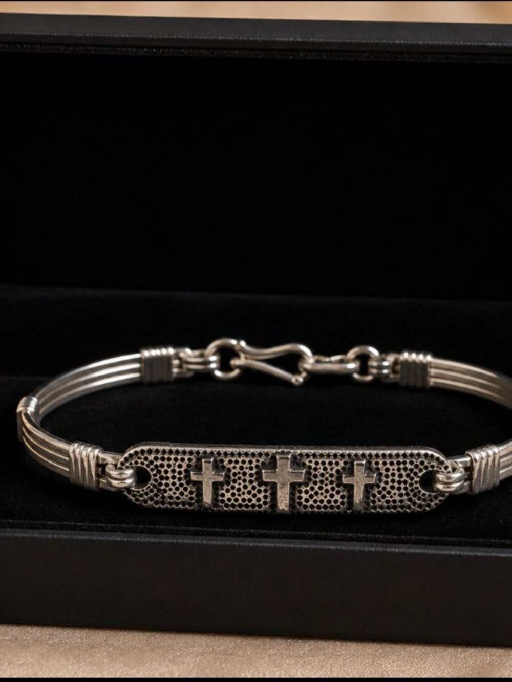 NWT twisted wire 3 cross bracelet